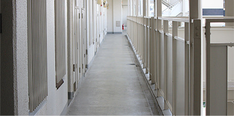 共同住宅の廊下写真